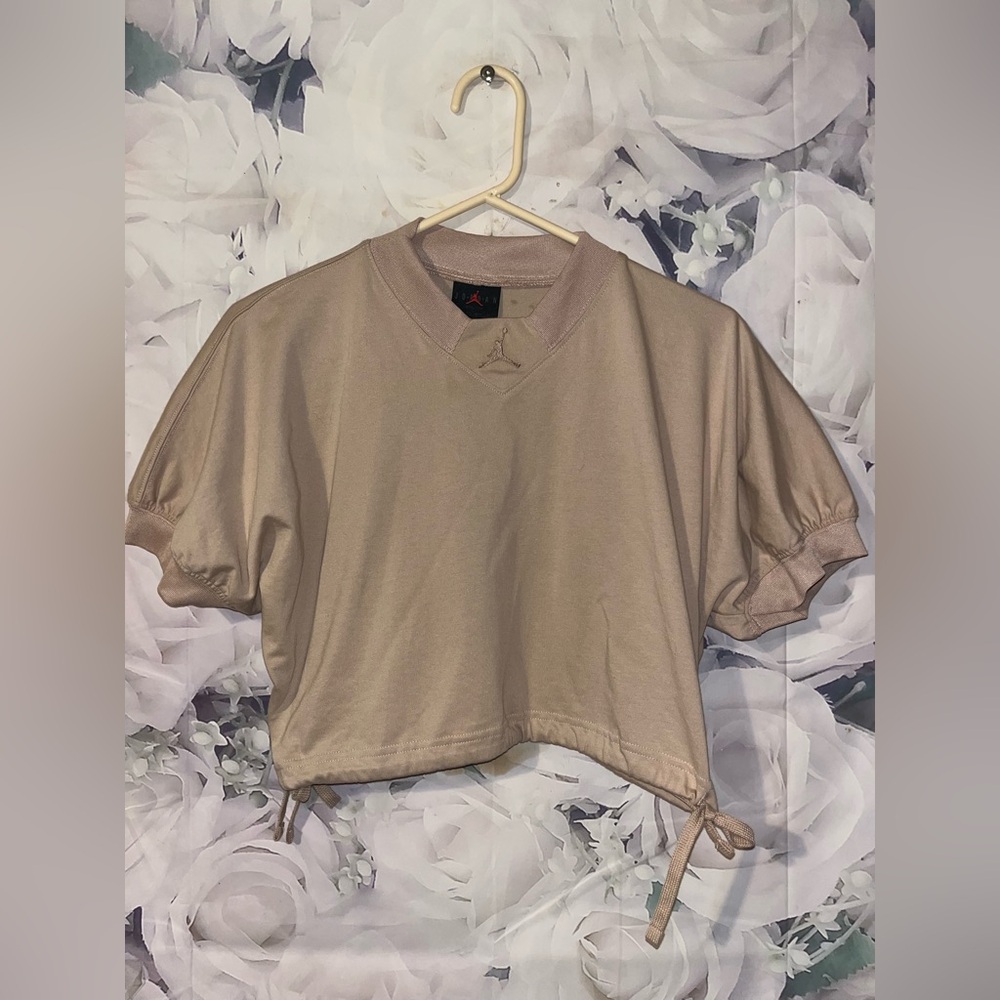 Air Jordan Knit Cropped Top Women's Size XS Beige Short Sleeve Nike New Tag - Picture 2 of 7